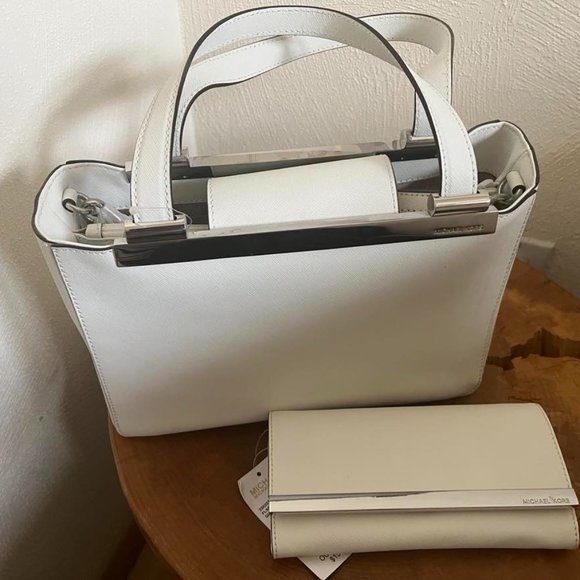 Michael Kors set - Picture 2 of 2